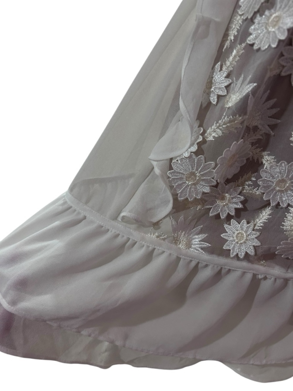 For love and lemons Caroline mini daisy embroidered dress - Picture 4 of 9